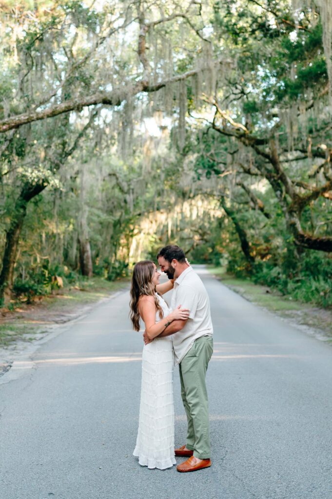 couple embracing at fort clinch state park